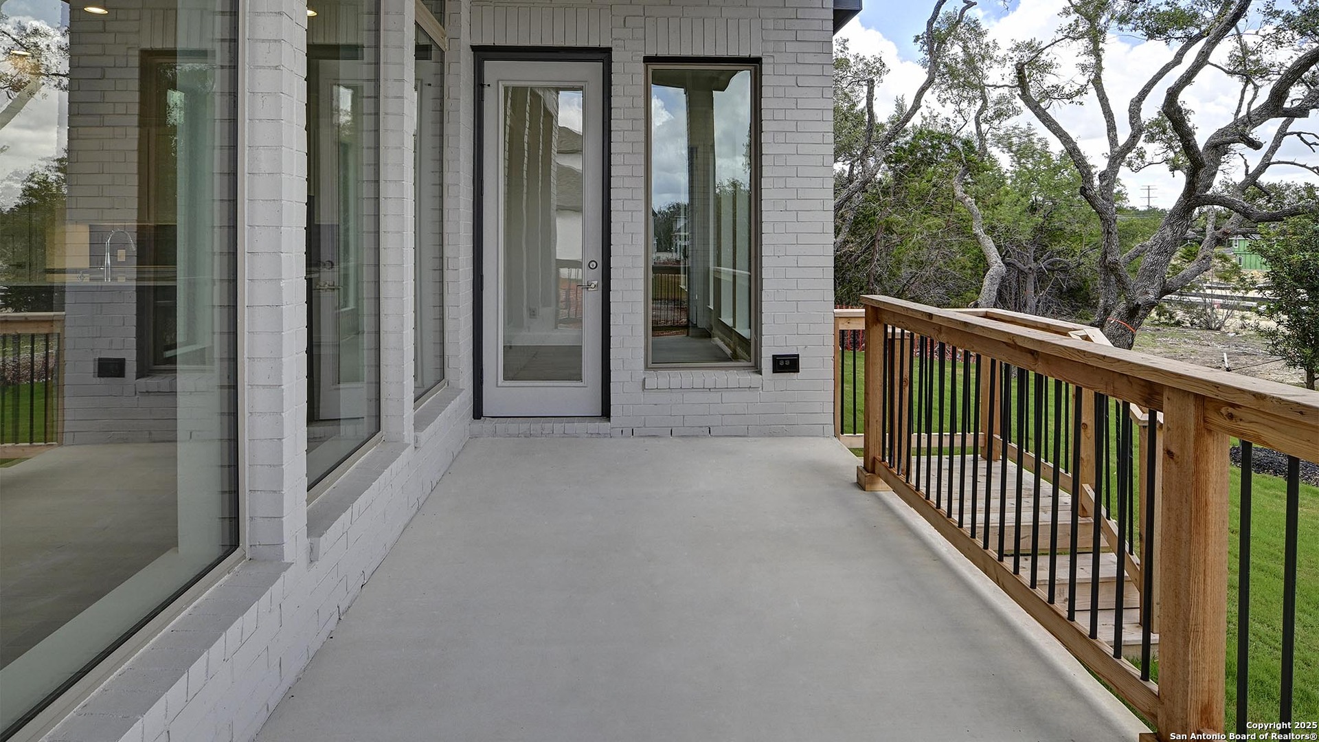 213 Fandango Boerne, TX 78006 - Photo 30 of 35 a view of a balcony