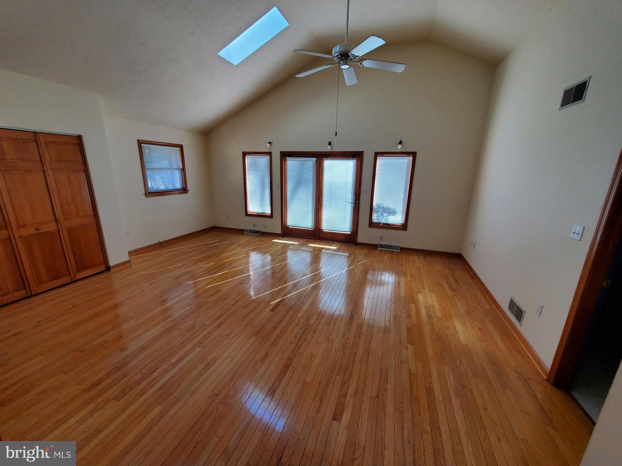 1876 Marigold Road York, PA 17408 - Photo 4 of 17