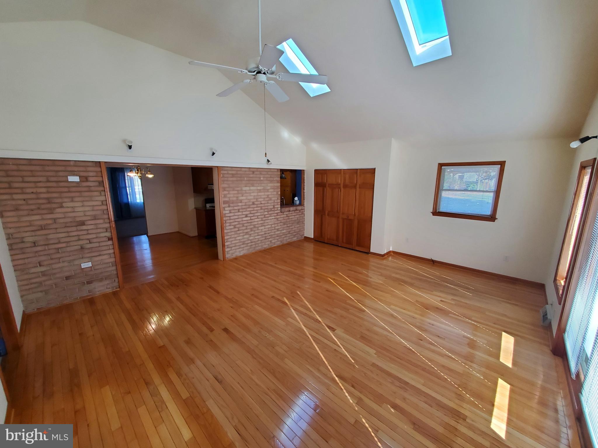 1876 Marigold Road York, PA 17408 - Photo 5 of 17