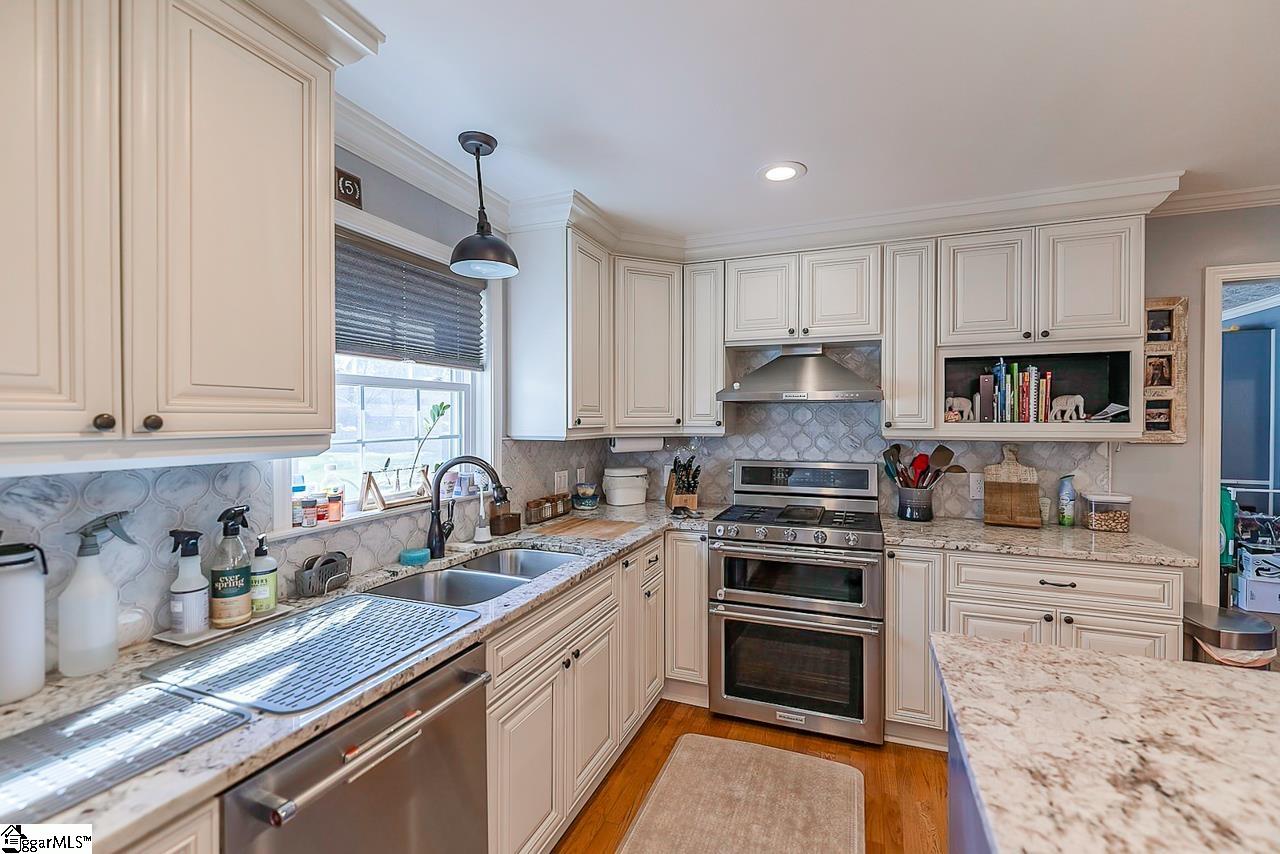 210 King George Road Greenville, SC 29615 - Photo 3 of 27