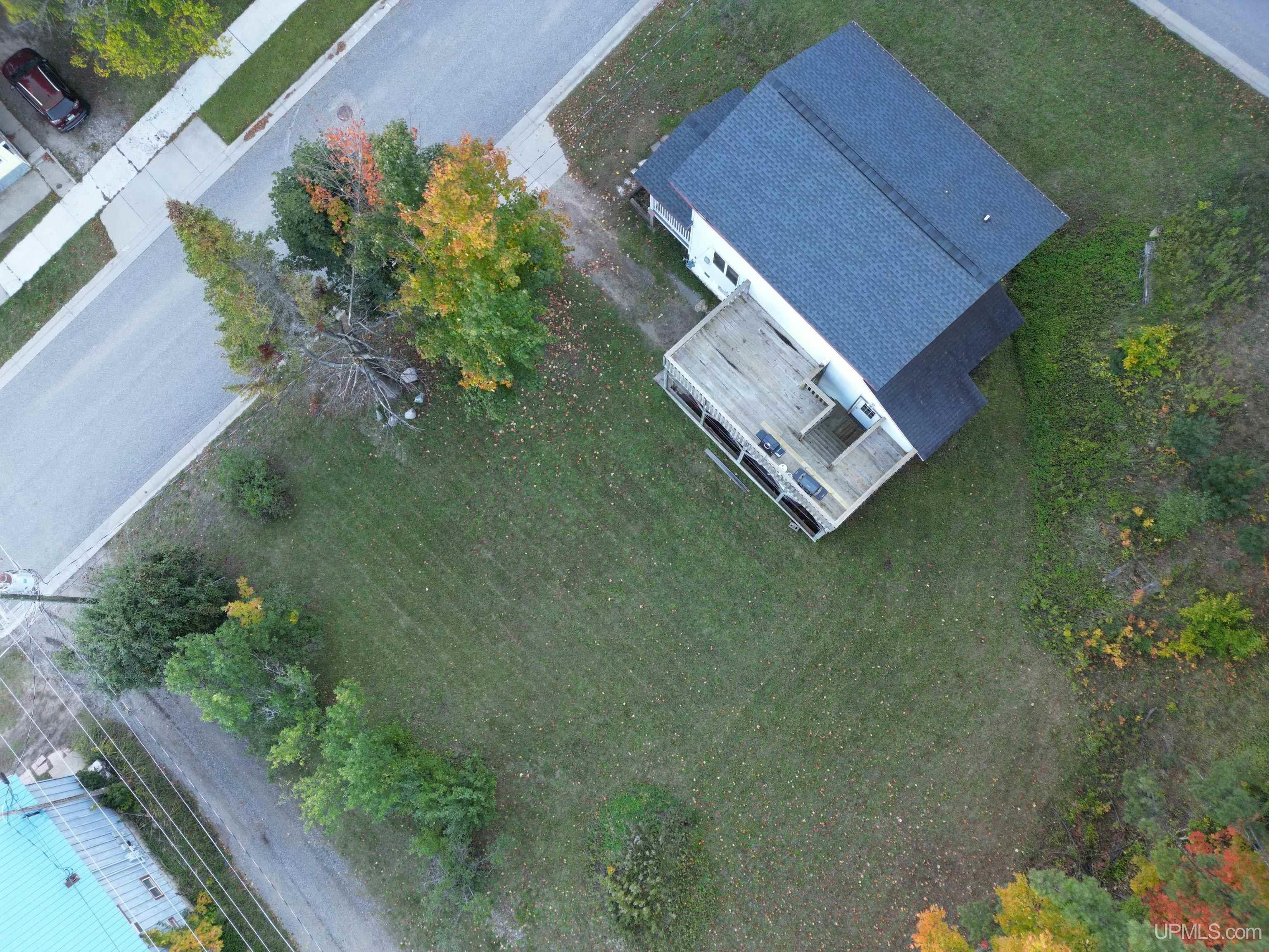 214 Hickory Street Munising, MI 49862 - Photo 6 of 26