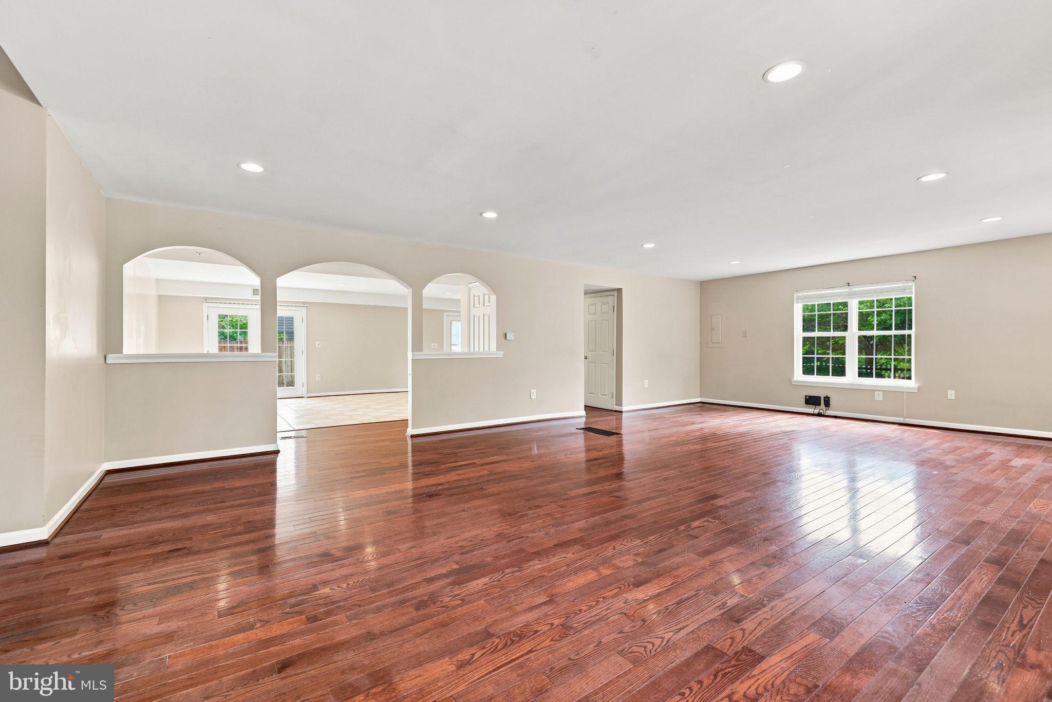 8916 Rugby Road Manassas Park, VA 20111 - Photo 11 of 105 living room