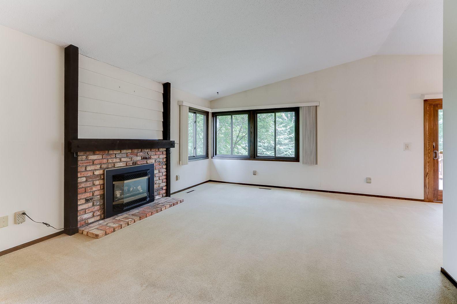 9001 Neill Lake Road Eden Prairie, MN 55347 - Photo 4 of 39 Gallery Image 4