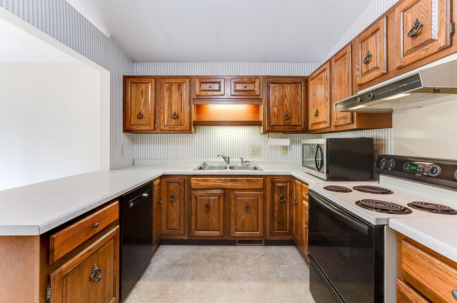 9001 Neill Lake Road Eden Prairie, MN 55347 - Photo 10 of 39 Gallery Image 10