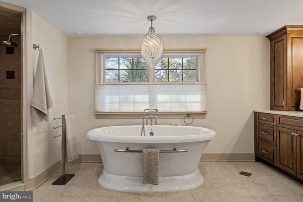 $1,150,000 | 64 Valley Drive, Furlong, PA 18925