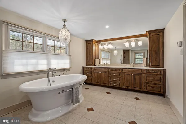 $1,150,000 | 64 Valley Drive, Furlong, PA 18925