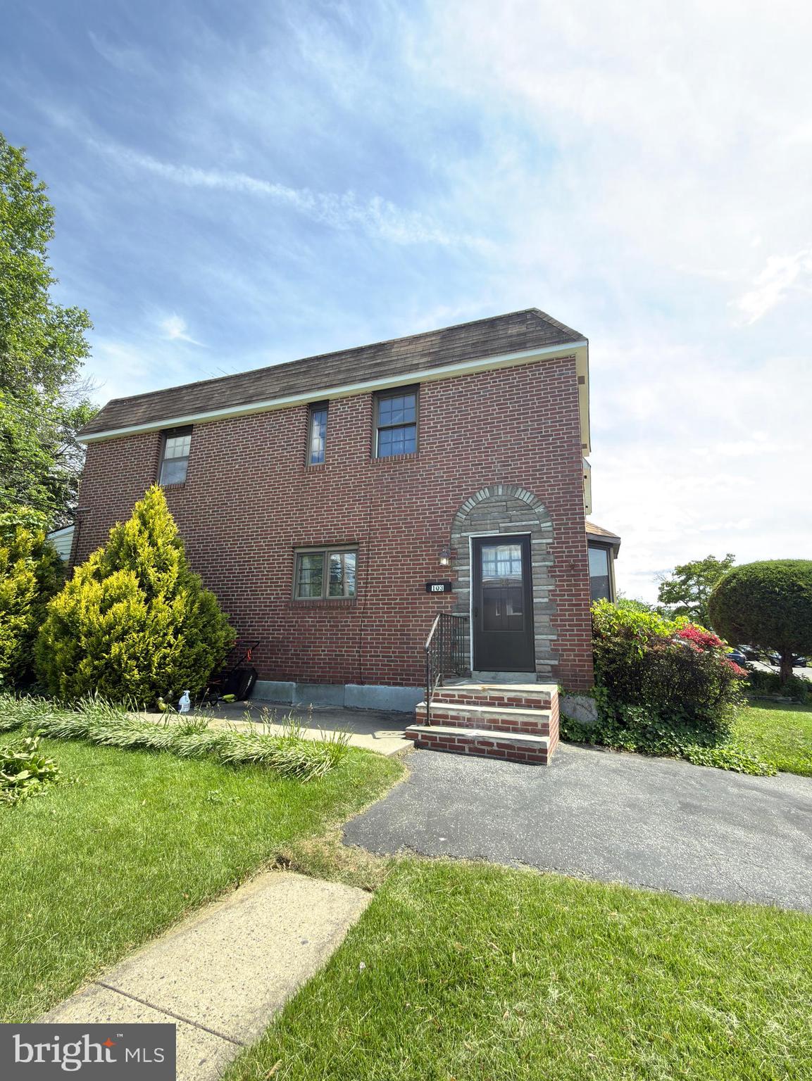 103 West Garrison Road Brookhaven, PA 19015 - Photo 2 of 28