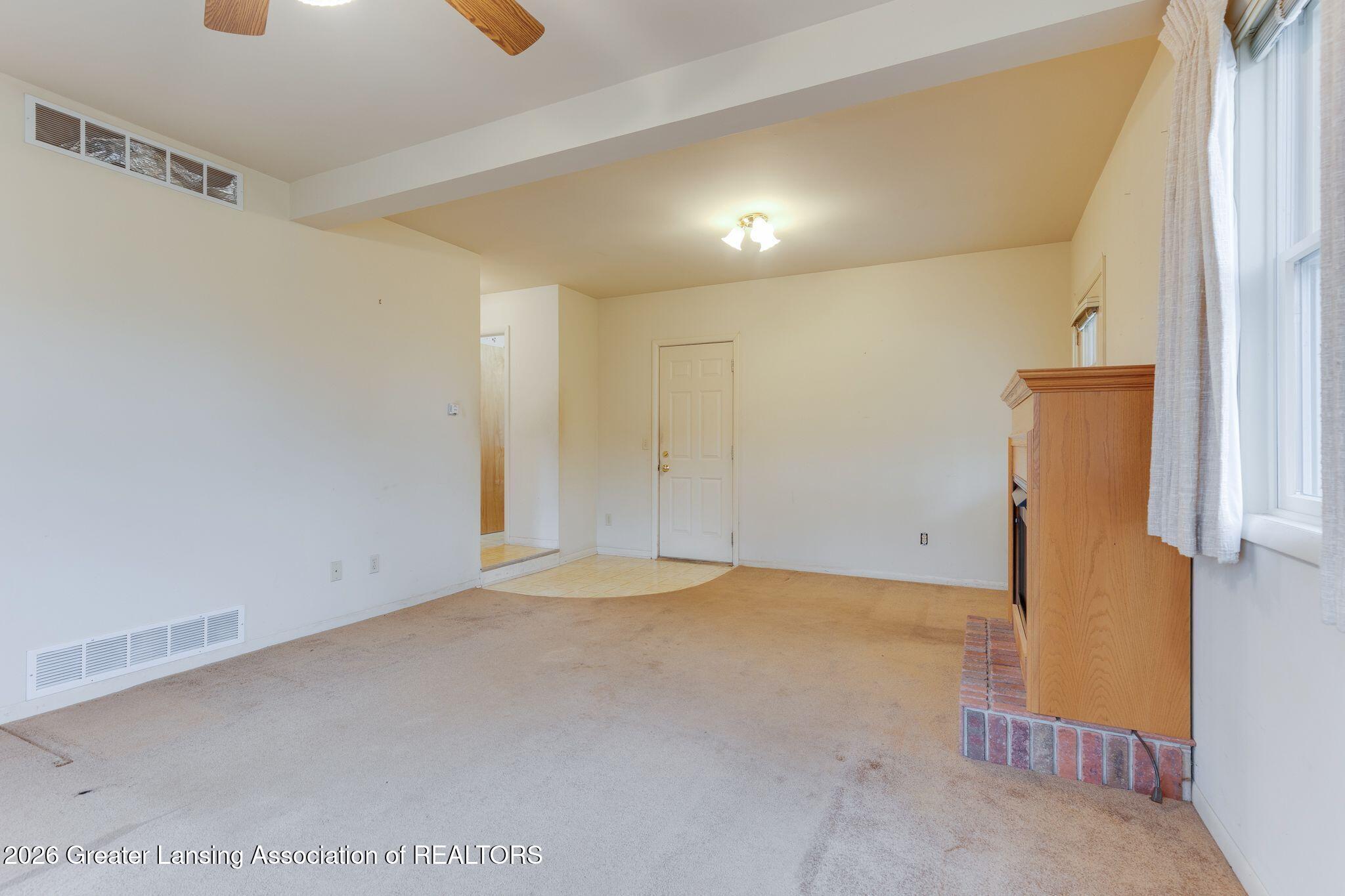 690 Okemos Road Mason, MI 48854 - Photo 13 of 85 _gzWXtlA