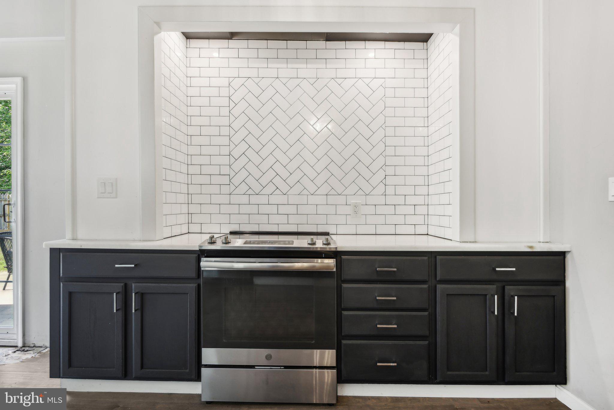 1658 Bay Ridge Road Edgewater, MD 21037 - Photo 10 of 36 Beautiful Subway tile backsplash