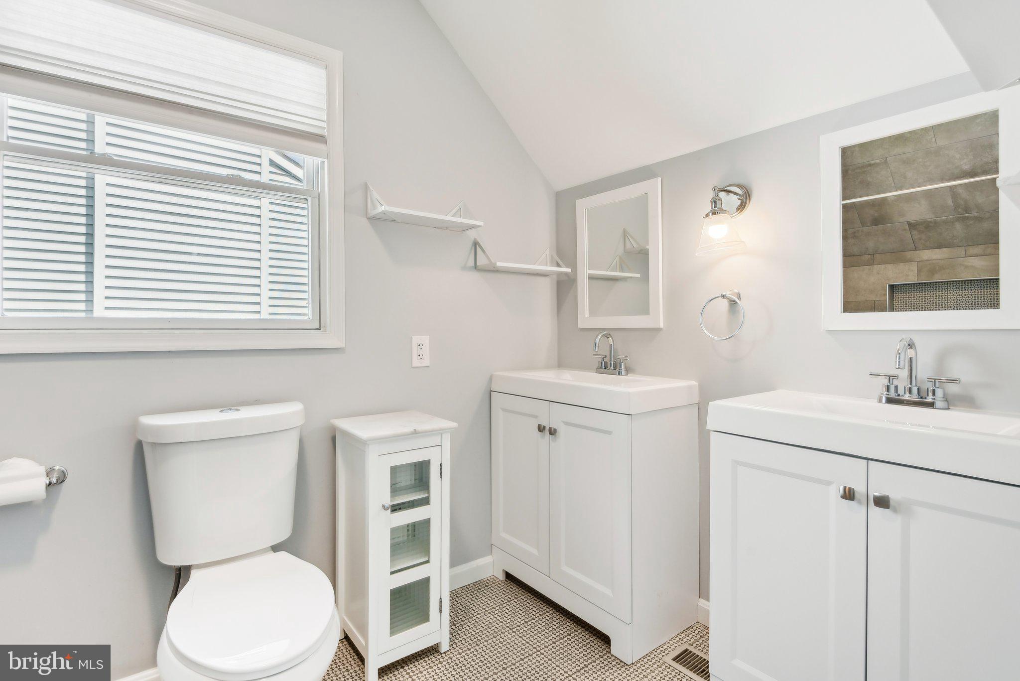 1658 Bay Ridge Road Edgewater, MD 21037 - Photo 16 of 36 Primary with en suite