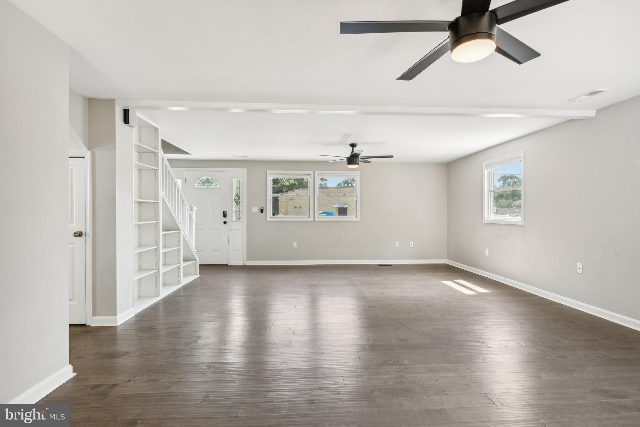 1658 Bay Ridge Road Edgewater, MD 21037 - Photo 3 of 36 Gleaming Hardwood floors