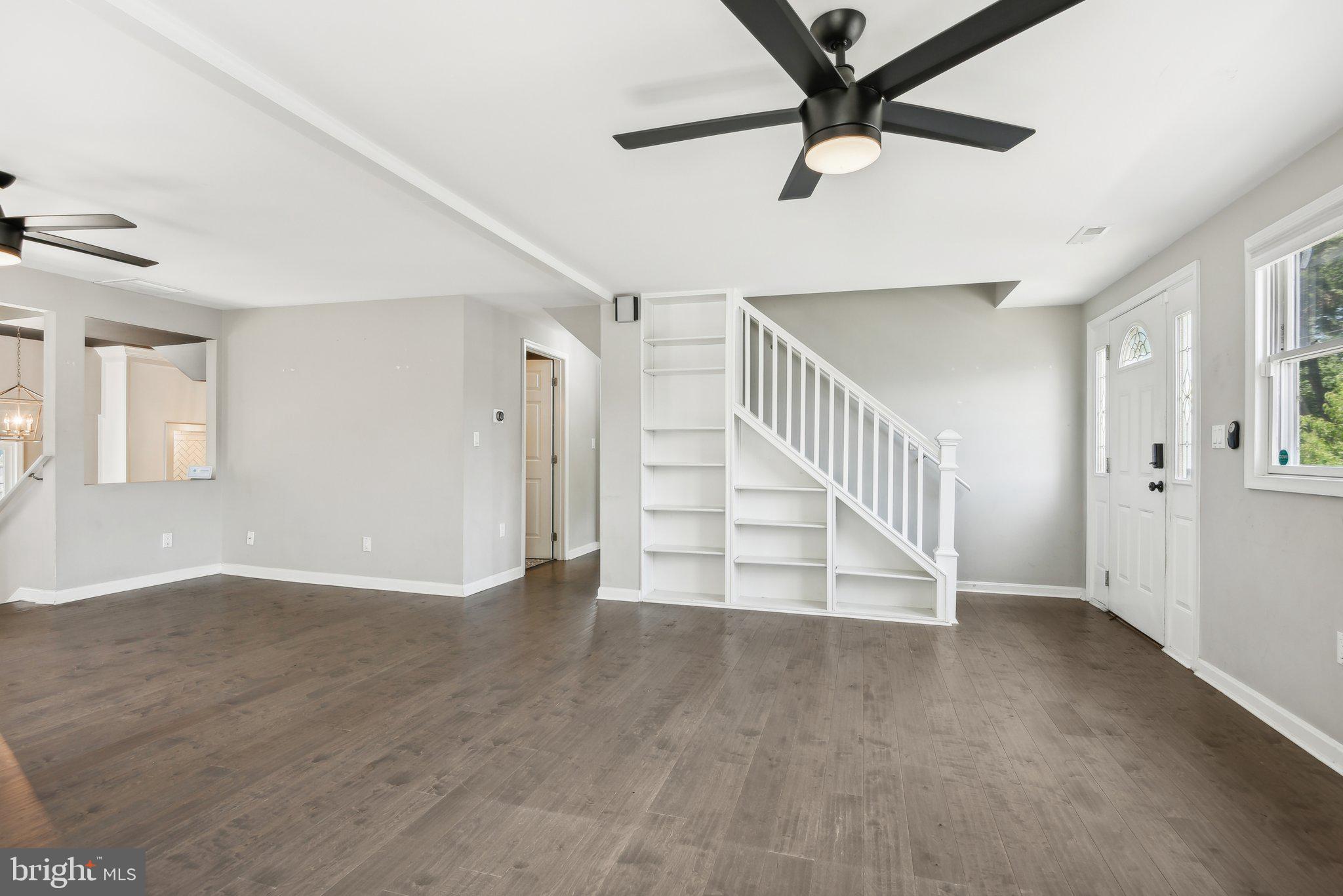 1658 Bay Ridge Road Edgewater, MD 21037 - Photo 6 of 36 Beautiful Built-Ins!