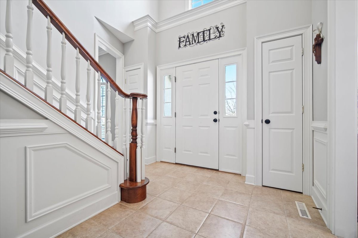 9 Raspberry Road Bloomington, IL 61704 - Photo 2 of 21 Gallery Image 2