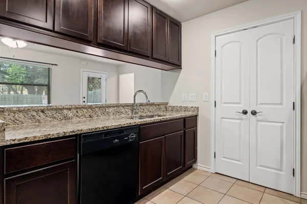 $195,000 | 6700 Cooper Lane, Unit 40, Austin, TX 78745