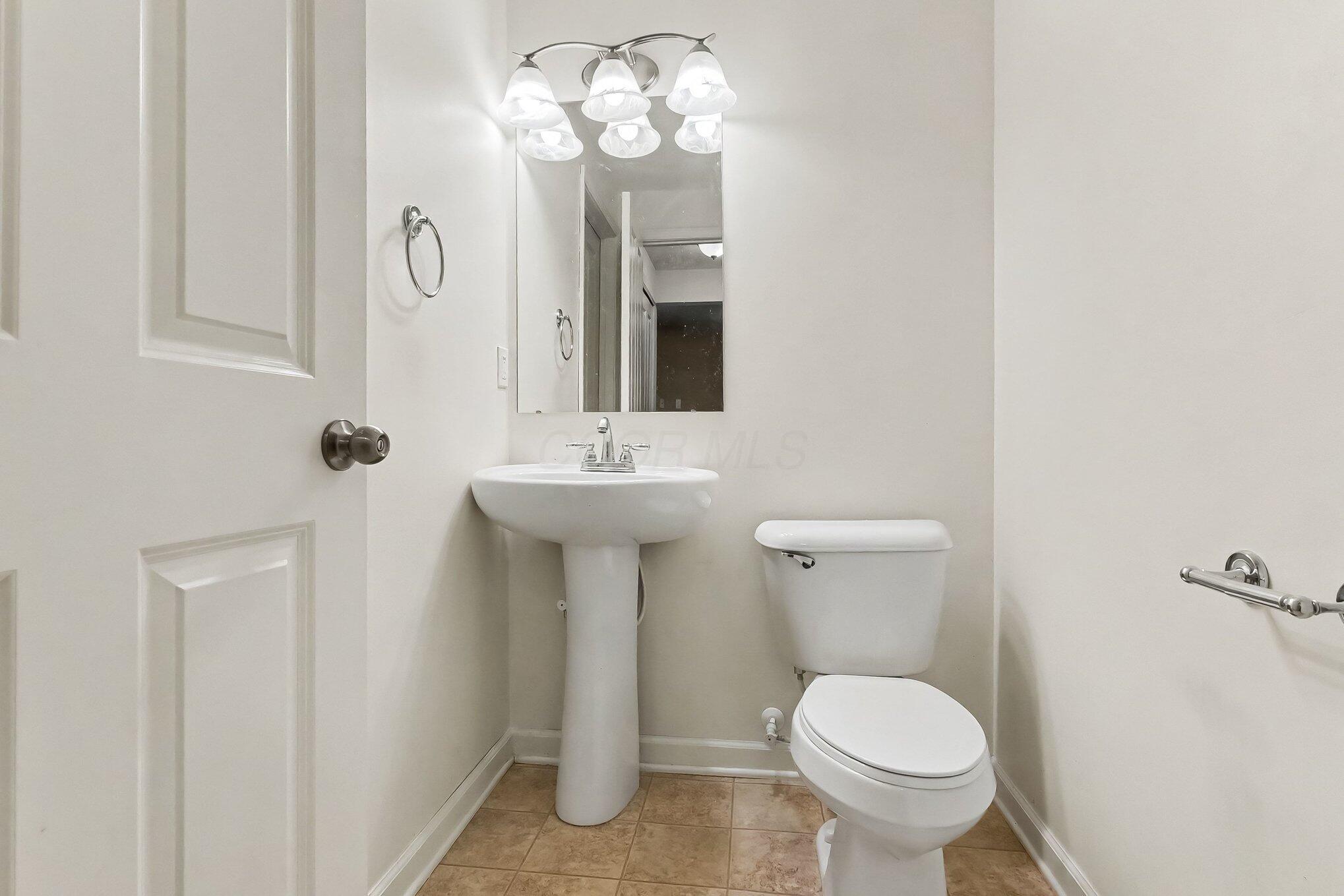 8345 Bruntsfield Road Columbus, OH 43235 - Photo 8 of 25 008_file_7931