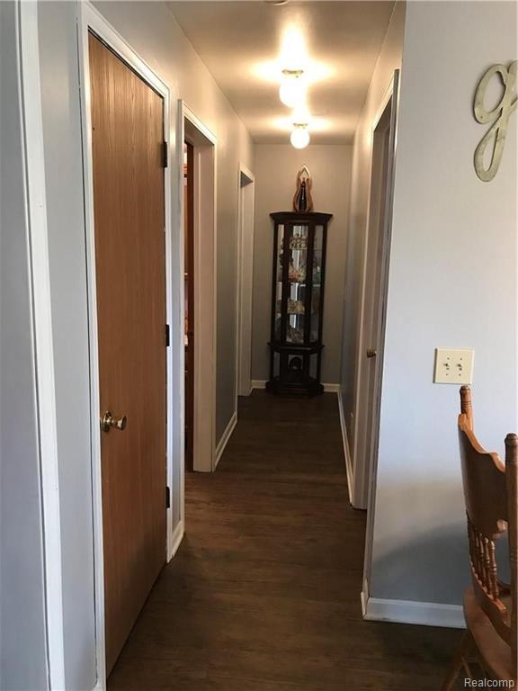 25701 Carleton West Road New Boston, MI 48164 - Photo 16 of 35
