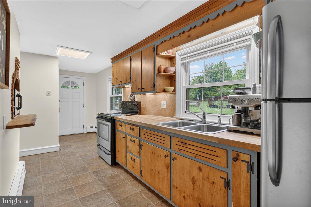 443 Baptist Church Road Spring City, PA 19475 - Photo 11 of 37 View from kitchen to entryway