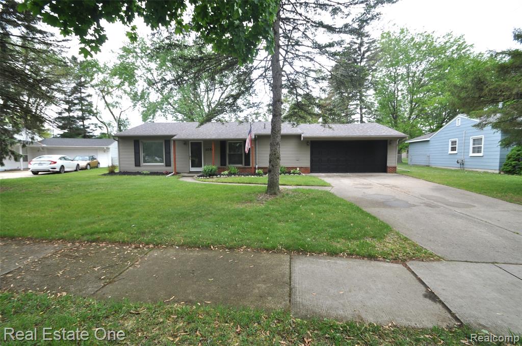 1070 Avon Manor Road Rochester Hills, MI 48307 - Photo 2 of 21