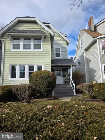 $2,150 | 473 North Grove Street, Unit 1, East Orange, NJ 07017
