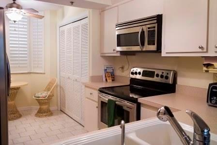 6620 Boca Del Mar Drive, Unit 202 Boca Raton, FL 33433 - Photo 5 of 16 AM04-Boca-del-mar-kitchen-1 (1)