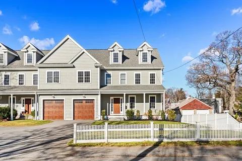 $1,110,000 | 18 Church Street, Unit 2, Woburn, MA 01801