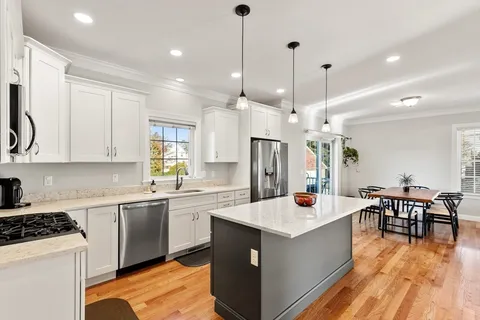 $1,110,000 | 18 Church Street, Unit 2, Woburn, MA 01801