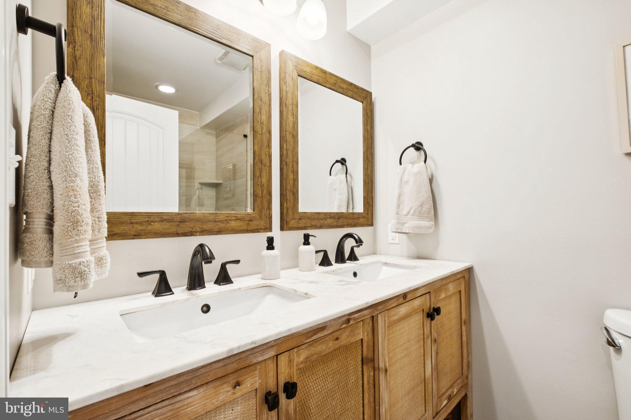 751 North Uber Street, Unit 3 Philadelphia, PA 19130 - Photo 20 of 30 Primary Bathroom Ensuite