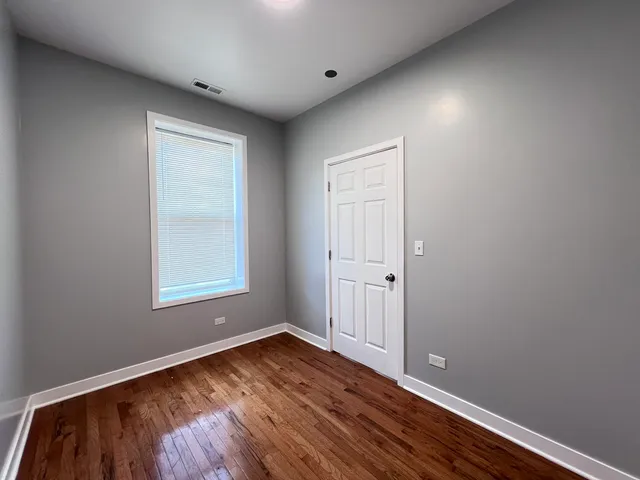 $1,750 | 6402 South Eberhart Avenue, Unit 2S, Chicago, IL 60637