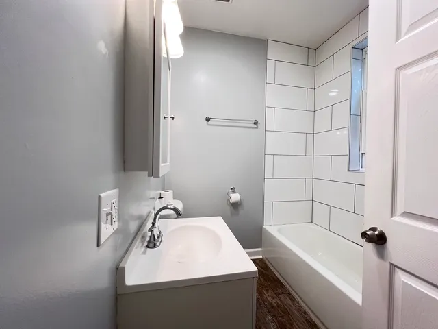 $1,750 | 6402 South Eberhart Avenue, Unit 2S, Chicago, IL 60637