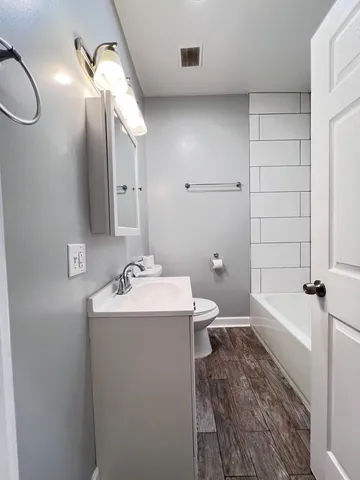 $1,750 | 6402 South Eberhart Avenue, Unit 2S, Chicago, IL 60637