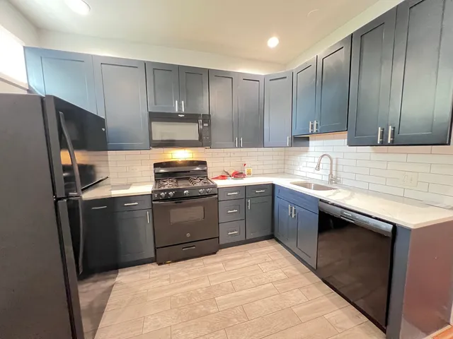 $1,750 | 6402 South Eberhart Avenue, Unit 2S, Chicago, IL 60637