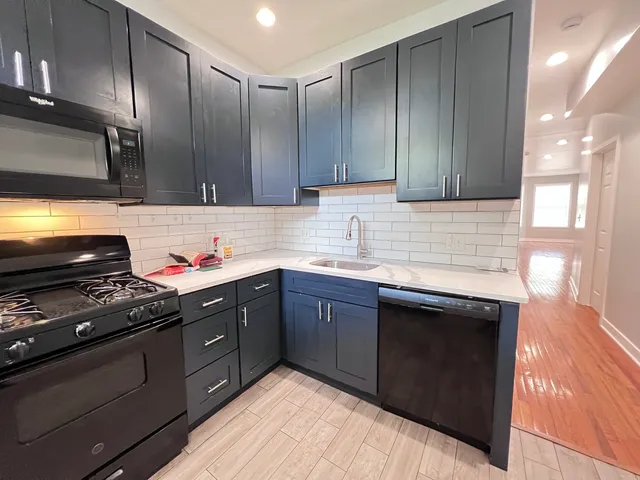 $1,750 | 6402 South Eberhart Avenue, Unit 2S, Chicago, IL 60637