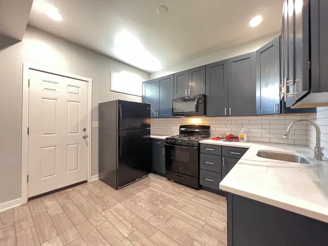 $1,750 | 6402 South Eberhart Avenue, Unit 2S, Chicago, IL 60637