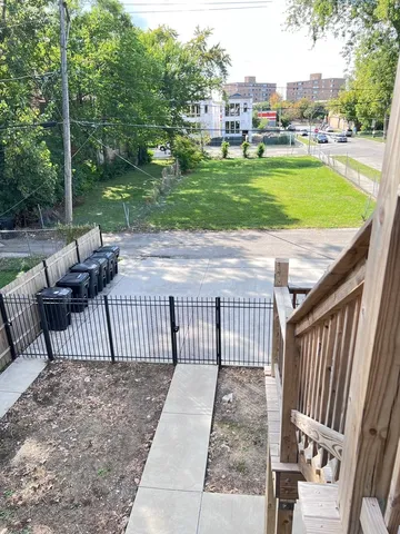 $1,750 | 6402 South Eberhart Avenue, Unit 2S, Chicago, IL 60637