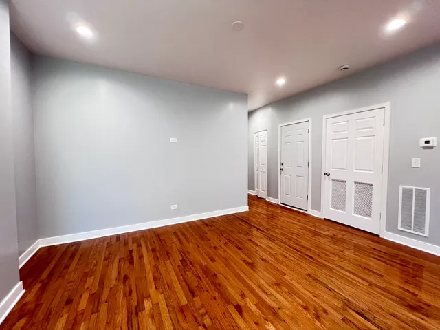 $1,750 | 6402 South Eberhart Avenue, Unit 2S, Chicago, IL 60637