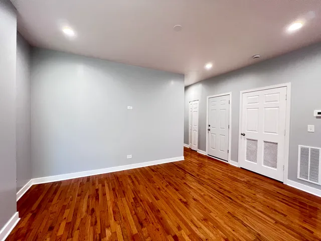 $1,750 | 6402 South Eberhart Avenue, Unit 2S, Chicago, IL 60637