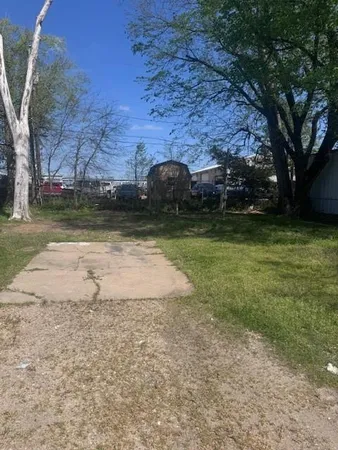 $400 | 2671 North Main, Paris, TX 75460