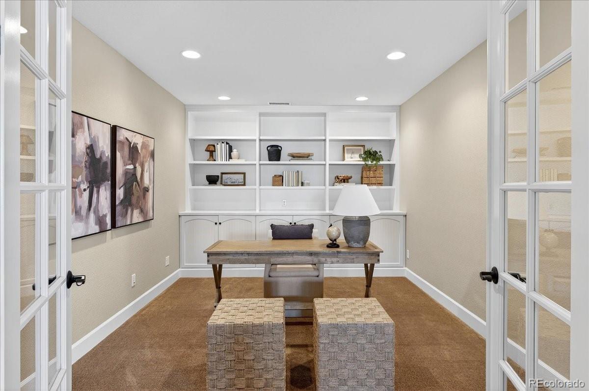 10693 Featherwalk Way Highlands Ranch, CO 80126 - Photo 33 of 50 a living room with furniture