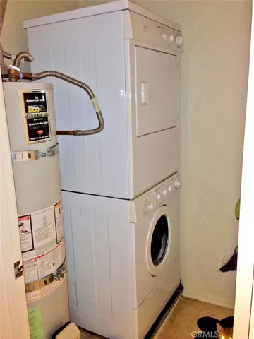 a close up of a washer and dryer