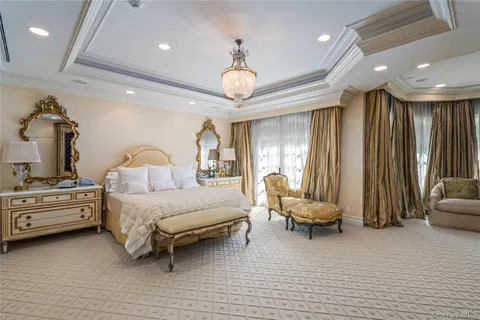 $5,200,000 | 167 Brookville Road, Glen Head, NY 11545