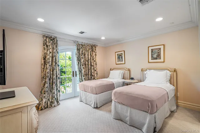 $5,200,000 | 167 Brookville Road, Glen Head, NY 11545