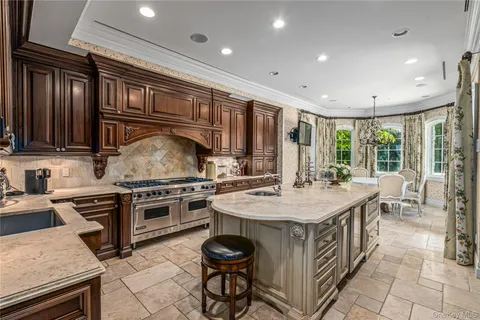 $5,200,000 | 167 Brookville Road, Glen Head, NY 11545