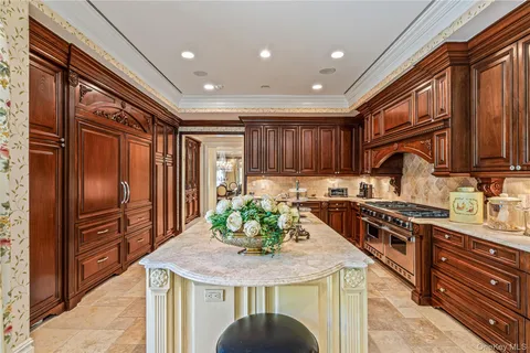 $5,200,000 | 167 Brookville Road, Glen Head, NY 11545