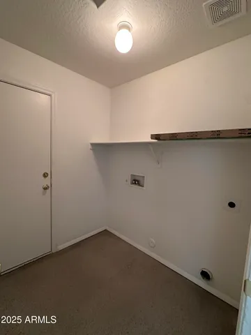 an empty room with a empty space