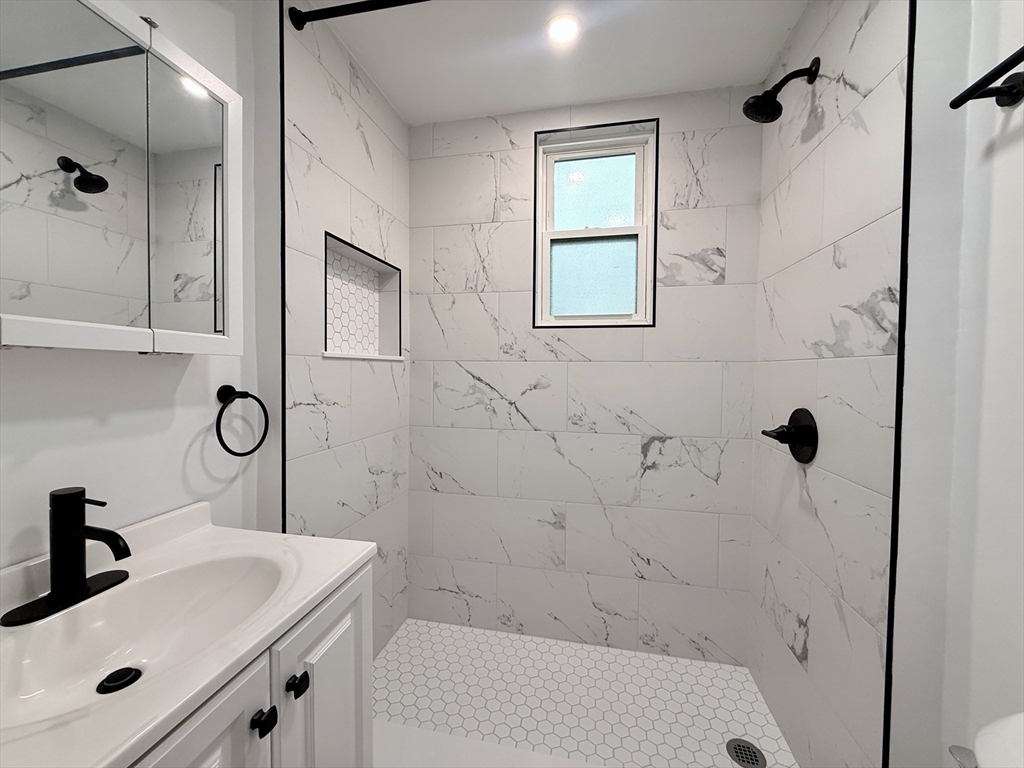 5 Stoneland Road, Unit 1 Worcester, MA 01603 - Photo 8 of 10 Gallery Image 8