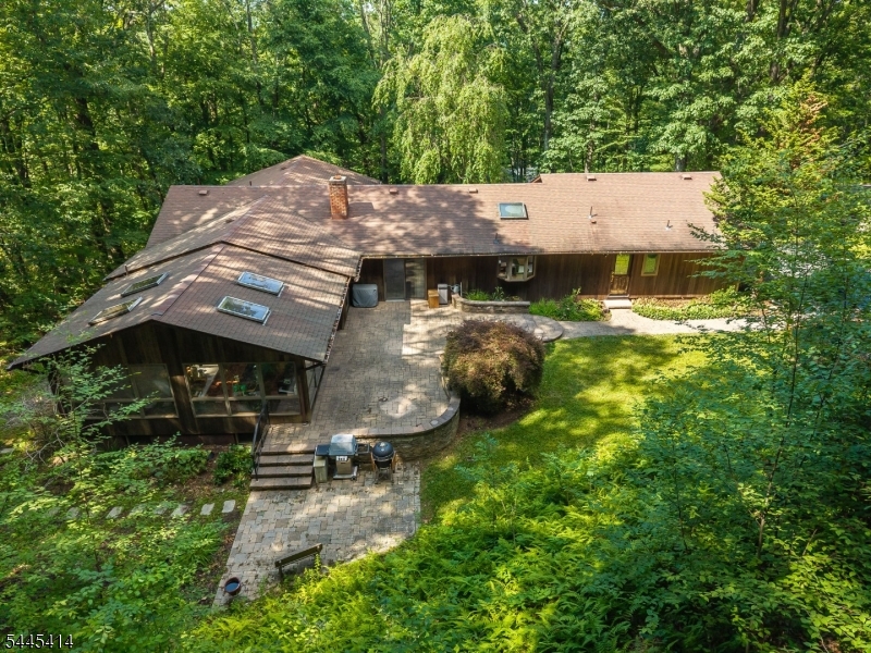 9 Delwood Road Chester, NJ 07930 - Photo 1 of 13 Gallery Image 1