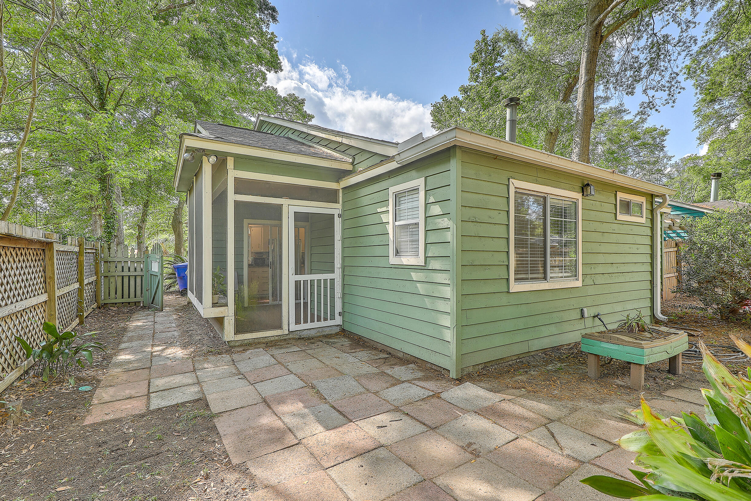 1050 Secessionville Road Charleston, SC 29412 - Photo 28 of 33 0W7A7906_07_08_09_10_11_12