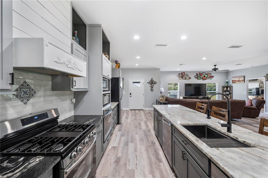 2525 Ranchland Acres Road Lakeland, FL 33809 - Photo 14 of 68