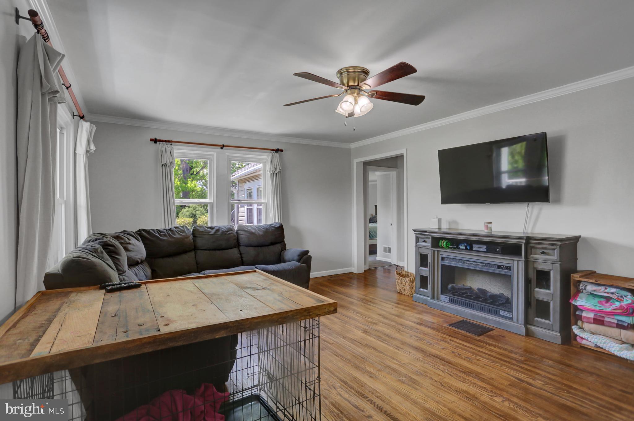 12338 Big Pool Road Clear Spring, MD 21722 - Photo 13 of 30 Living Room