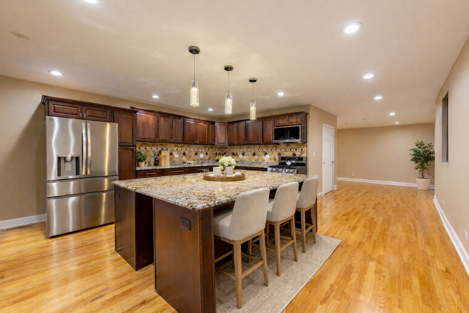 2012 West Coulter Street Chicago, IL 60608 - Photo 3 of 22